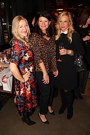 Barbara Osthoff, Michaela Rosien, Birgit Fischer-Höper @ 5. „Ladies New Year Dinner“ im Restaurant „Bar Lehel“ {©Foto: Martin Schmitz)